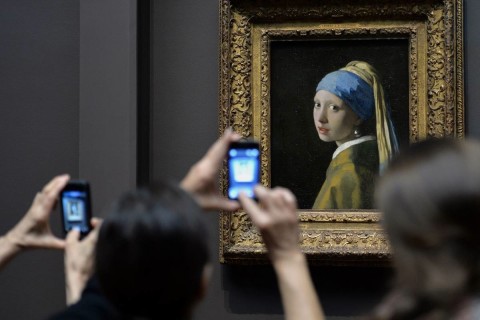 Il pubblico in visibilio di fronte a Vermeer, a Bologna