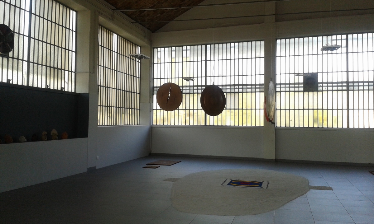 Tommaso Tosco In Between, veduta d'installazione, Hangar Sbit In