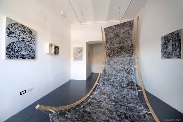 installazione di Martina Merlini, CRAC Gallery, Terni. Photo courtesy Alberto Bravini