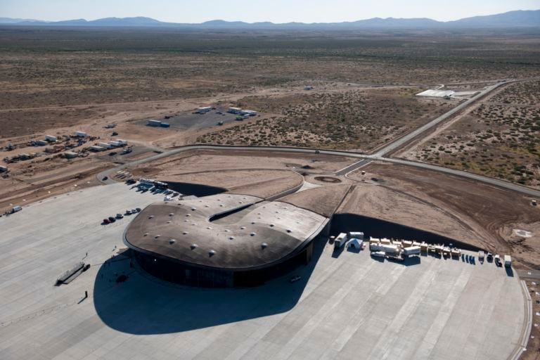 Spaceport America Foster+Partners photo by Nigel Young 2011 odissea (turistica) nello spazio. Ecco le foto della prima base spaziale privata al mondo. L’ha disegnata Sir Norman Foster