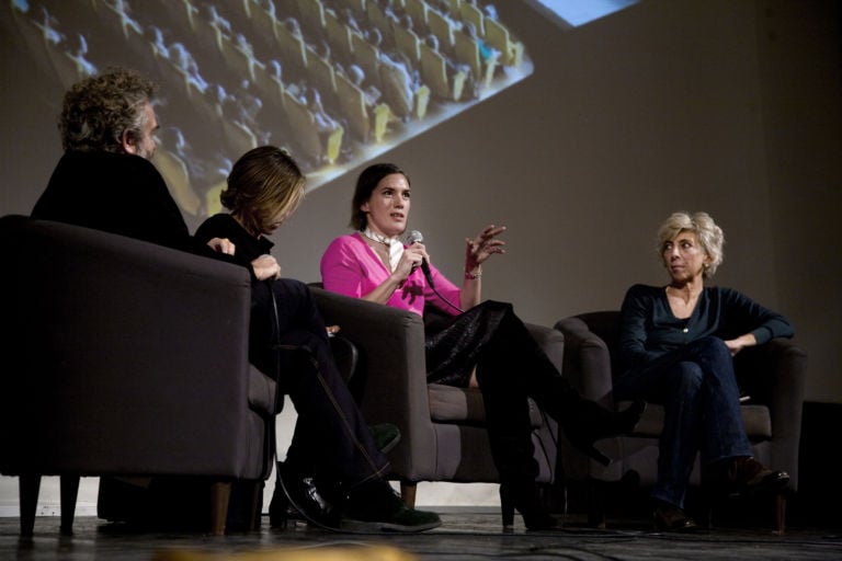 SDA 2011 Firenze Cinema Odeon lecture con Sarah Morris Silvia Lucchesi e Alberto Salvadori foto Federica Di Giovanni 4 Lo schermo dell’arte Film Festival, ecco trailer e foto della serata inaugurale a Firenze. E oggi si “viaggia” fra Urs Fischer e Anselm Kiefer