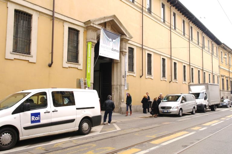 Marlene Dumas preview della mostra Sorte Fondazione Stelline Milano 1 Marlene Dumas su Artribune. La sue opere, ma soprattutto lei, l’icona della figurazione contemporanea. Ecco la fotogallery della mostra a Milano