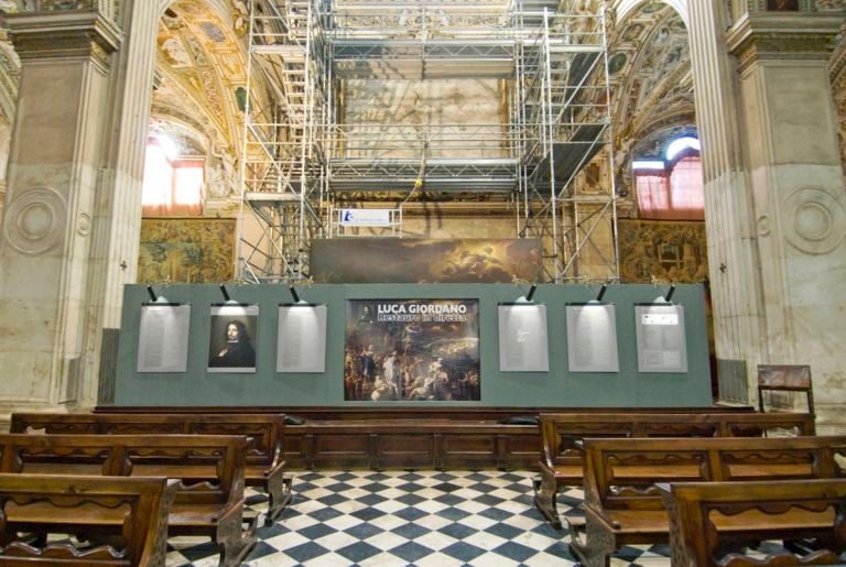 Il cantiere di restauro allestito nella Basilica di S. Maria Maggiore. Ph Nello Camozzi 27 metri quadrati di pittura, da incontrare vis-à-vis. A Bergamo restauro live per “Il passaggio del Mar Rosso” di Luca Giordano: ecco le straordinarie immagini