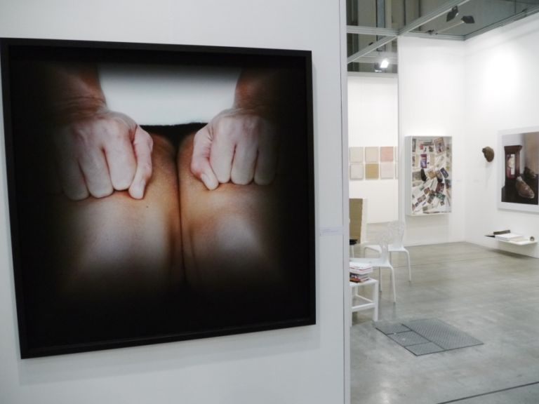 Susan Serpaes Soriano Milano Updates: dalla vagina gigante di Erik Ravelo agli spogliarelli di Petra Cortright, fotogallery a luci rosse dagli stand di MiArt. Dove non mancano gli espliciti richiami al sesso, tra naif e porno soft