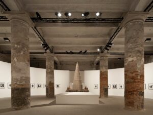 La misura della distanza. La Biennale secondo Ginevra Bria