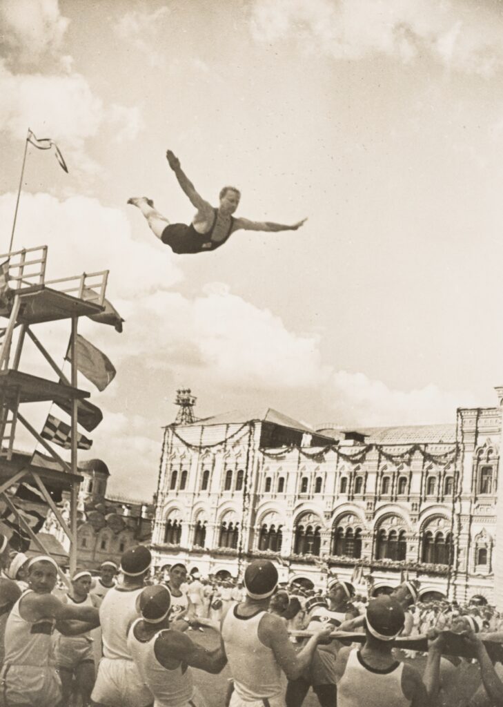 Lo sport e le avanguardie russe. Una mostra al  Museo Olimpico di Losanna, in occasione dei Giochi invernali di Sochi. Immagini straordinarie, per raccontare un’epoca di grandi trasformazioni