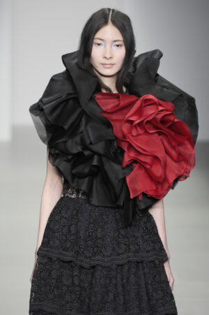 London Fashion Week 2014: ispirazioni informali per John Rocha. Citando Pierre Soulages