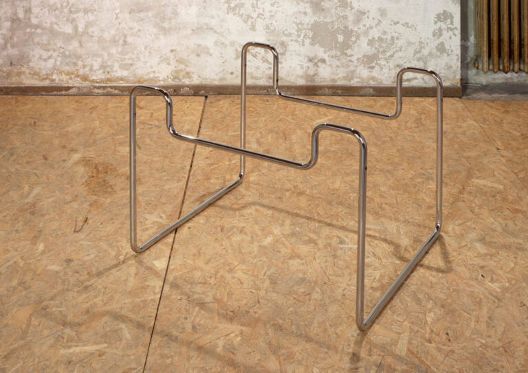 026. Tobias Hoffknecht Untitled 2014 steel 60x80x90cm courtesy AplusB Brescia Un assaggio di Germania. A Brescia