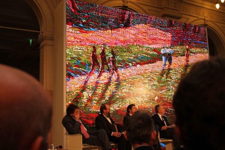 Presentazione dei programmi di Intesa San Paolo per Expo 2015 6 Tutti i programmi di Intesa San Paolo per Expo 2015. Dal padiglione smontabile di Michele De Lucchi alle quinte scenografiche di Studio Azzurro