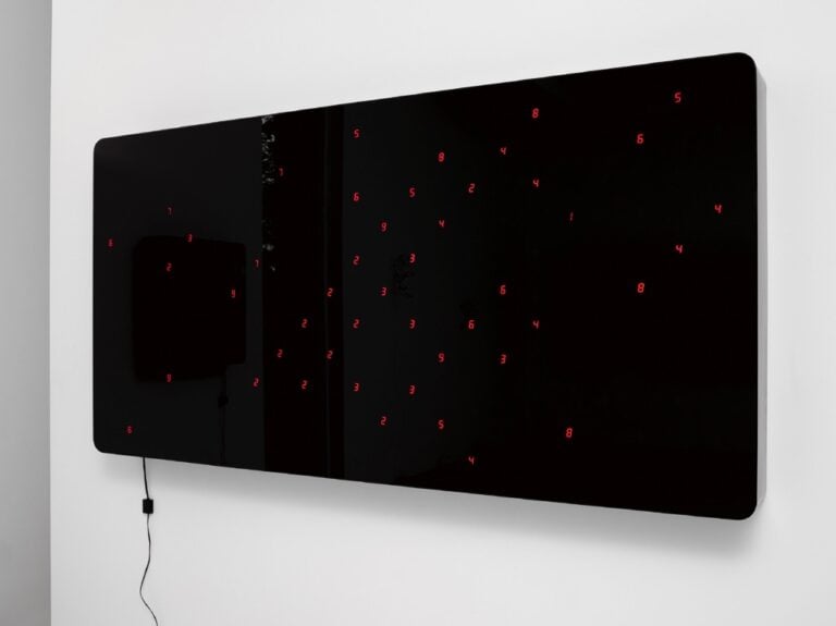 Tatsuo Miyajima Life Ku no.1 2014 Lisson Gallery xl Riflettere sull’immortalità. Tatsuo Miyajima a Milano