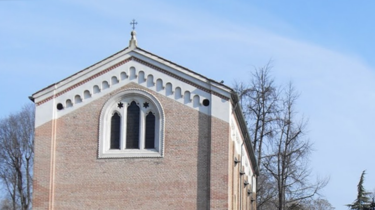 Cappella degli Scrovegni la croce integra Fulmini e saette, sulla Cappella degli Scrovegni. Un anno fa l’incidente, che colpì la facciata. E poi? L’appello dell’architetto De Simone alle amministrazioni