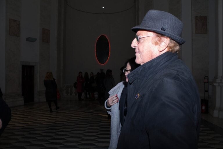 Giovanni Albanese – Stargate - veduta dell'inaugurazione presso la Sala Santa Rita, Roma 2015 - Renzo Arbore