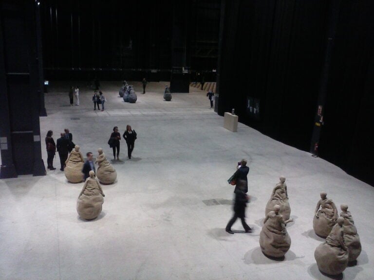 Juan Muñoz Hangar Bicocca Milano 9 Juan Muñoz all’Hangar Bicocca, ecco le immagini in anteprima. Tra il buio e la luce, l’ombra e la fine, lo spirito inquieto del grande madrileno