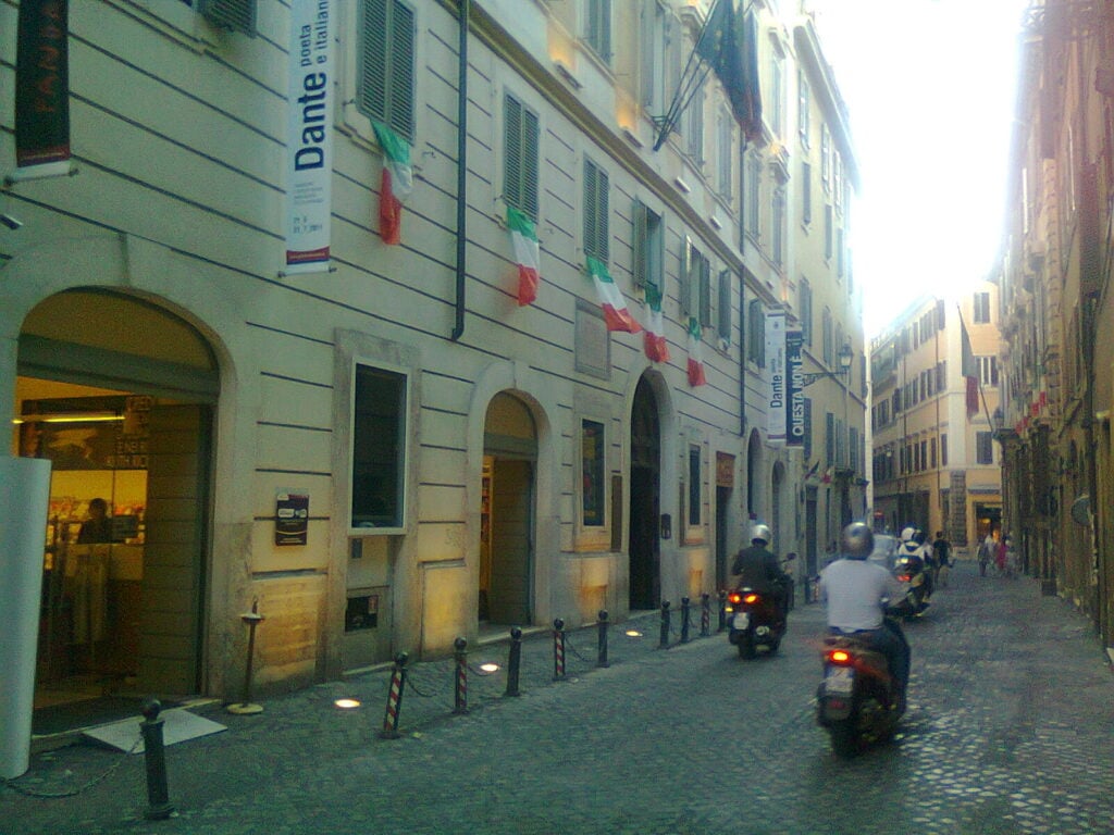 Continua la Caporetto culturale romana. Chiude Palazzo Incontro, spazio espositivo e di dibattito creato dalla Provincia e ora passato alla banca BNP Paribas