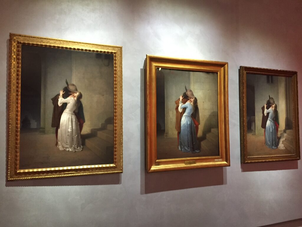 Un Bacio (anzi tre baci) a Francesco Hayez. Immagini e video dalla preview della grande mostra milanese alle Gallerie d’Italia di Piazza Scala