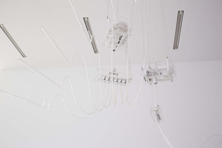 Cerith Wyn Evans, Interlude (A=D=R=I=F=T), 2011-14 - courtesy of the artist & White Cube - photo Eleonora Milner