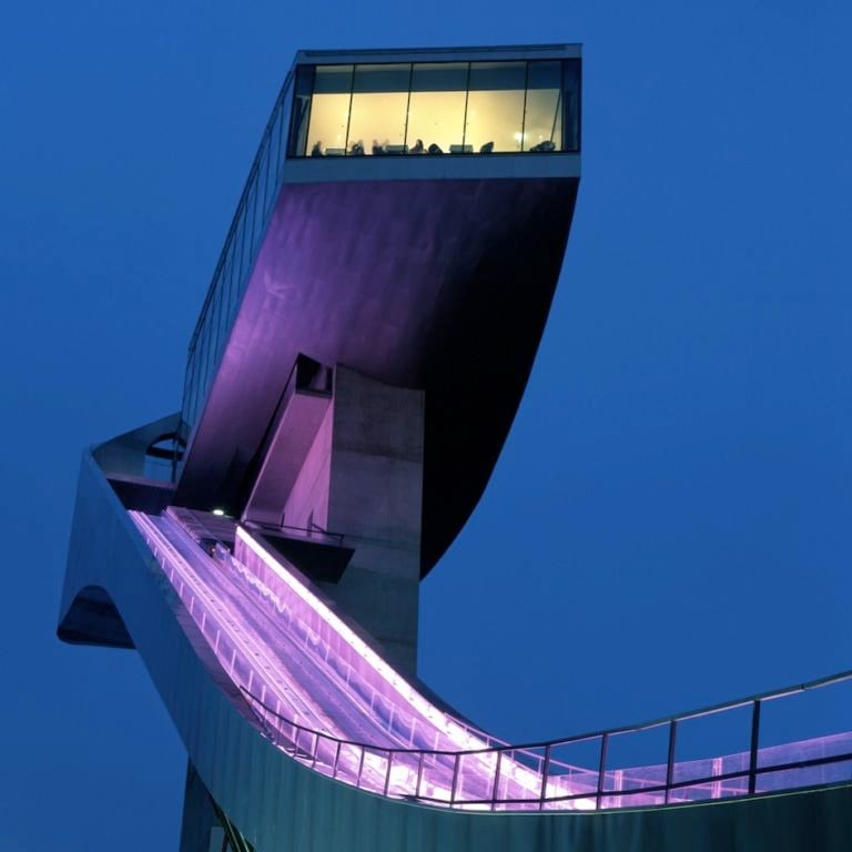 Il Bergisel Ski Jump di Innsbruck disegnato da Zaha Hadid 4 Lanciarsi nel vuoto, da un capolavoro dell'architettura. È progettato da Zaha Hadid il trampolino di Innsbruck che ospita il mondiale di salto con gli sci