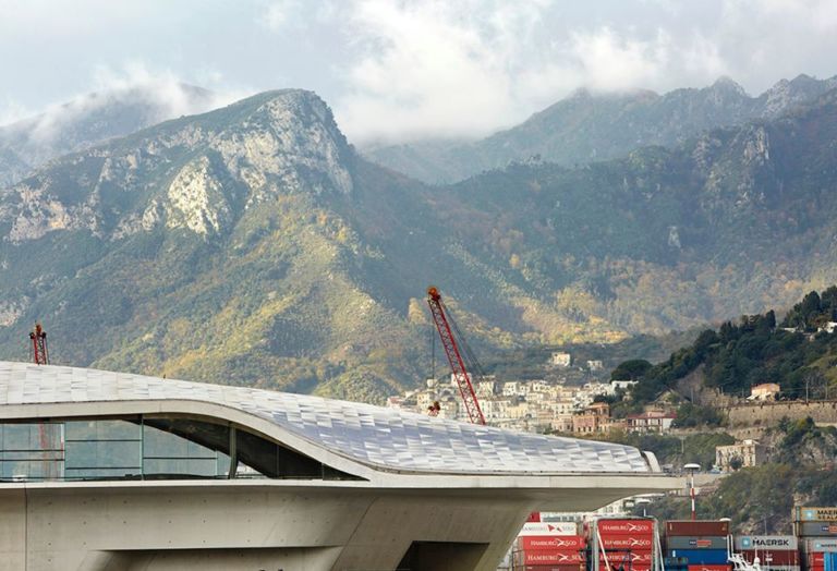 Zaha Hadid Stazione marittima di Salerno photo Studio Hadid 2 L’ultima opera di Zaha Hadid. Inaugura a Salerno la stazione marittima pensata dall’archistar anglo-irachena come un’ostrica: ecco le foto in anteprima