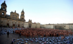 Spencer Tunick a Bogotà (foto Spencer Tunick - Twitter)