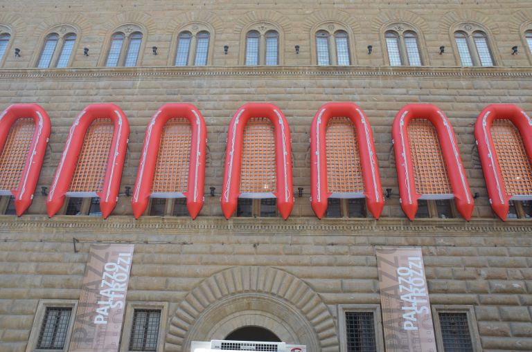 I gommoni di Ai Weiwei a Firenze