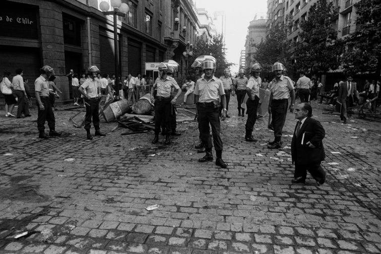 Claudio Perez Memoria Courtesy Galerie NegPos Il golpe di Pinochet, visto da vicino. Fotografi cileni in mostra a Roma, ecco le immagini