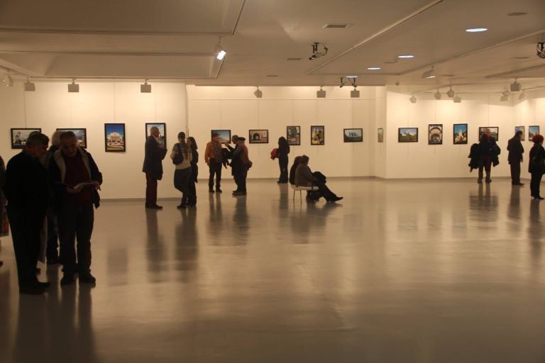 La mostra fotografica nella galleria di Ankara