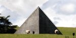 Gibbs Farm Sculpture Park New Zeland. Sol Lewitt © Gibbs Farm 2013 Gibbs Farm. In Nuova Zelanda c’è un parco di sculture mozzafiato