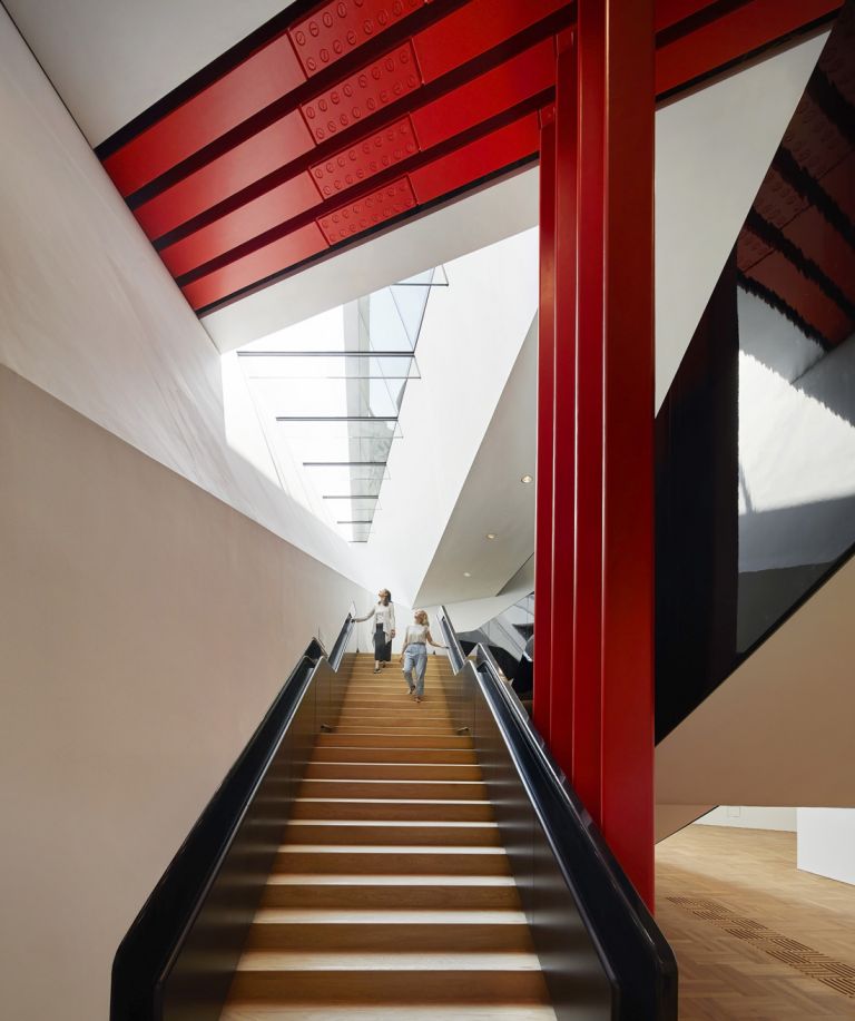 Descending staircase, the V&A Exhibition Road Quarter, designed by AL_A ©Hufton+Crow