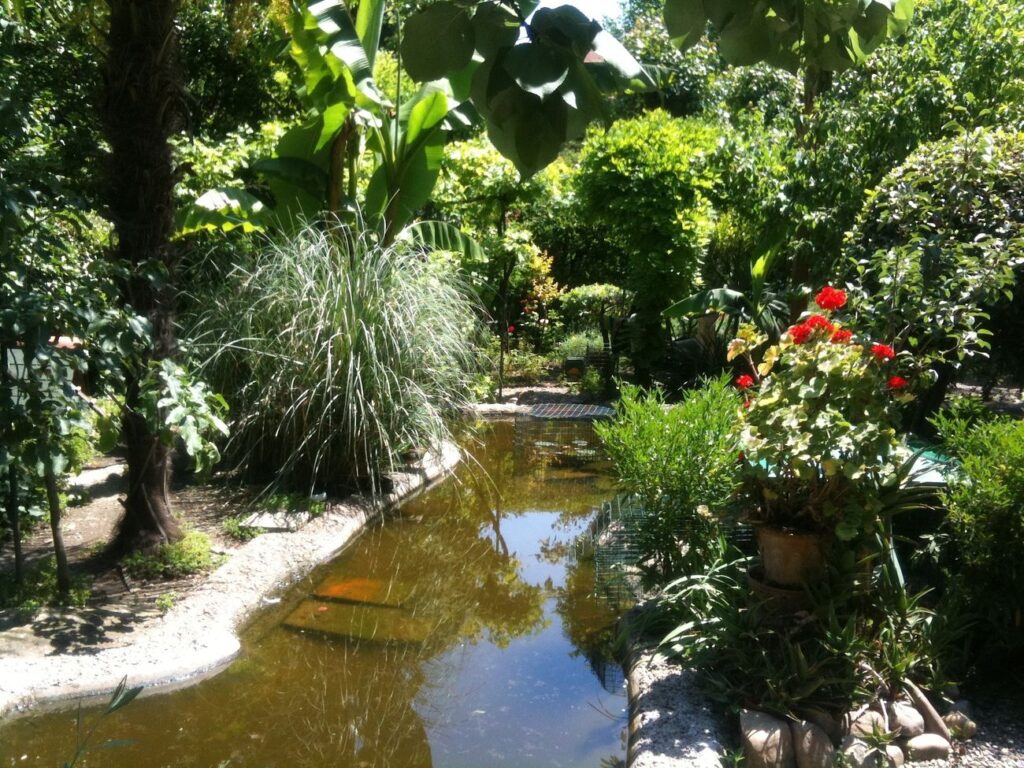 Arte e paesaggio. Giardini segreti a Bologna