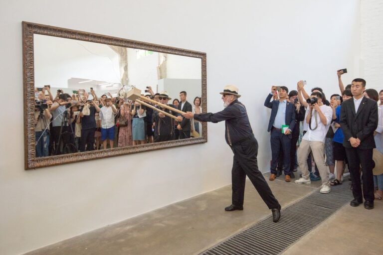 Michelangelo Pistoletto. Oltre lo Specchio. Opening view at Galleria Continua, Beijing 2018. Photo Oak Taylor Smith. Courtesy l'artista & Galleria Continua