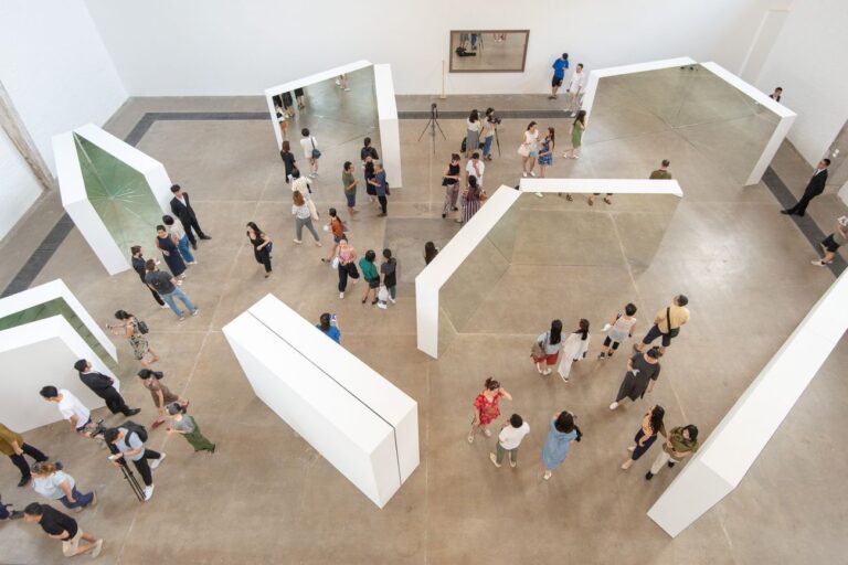 Michelangelo Pistoletto. Oltre lo Specchio. Opening view at Galleria Continua, Beijing 2018. Photo Oak Taylor Smith. Courtesy l'artista & Galleria Continua