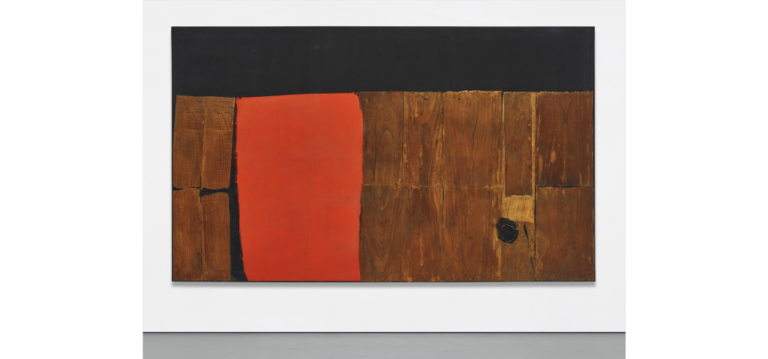 Alberto Burri, Grande legno e rosso, 1957-1959. Courtesy Phillips