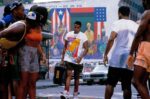 Bill Nunn nel ruolo di Radio Raheem, still dal film del 1989 Fà la cosa giusta, scritto e diretto da Spike Lee