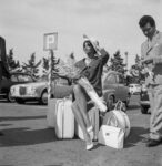 Arrivo dell'attrice cubana Chelo Alonso all'aeroporto di Ciampino, 1959. Photo Archivio storico Luce