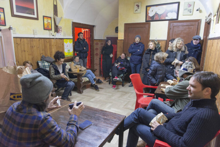 Mercante in fiera al Bar Oasi, Pereto. Ph. Giorgio Benni