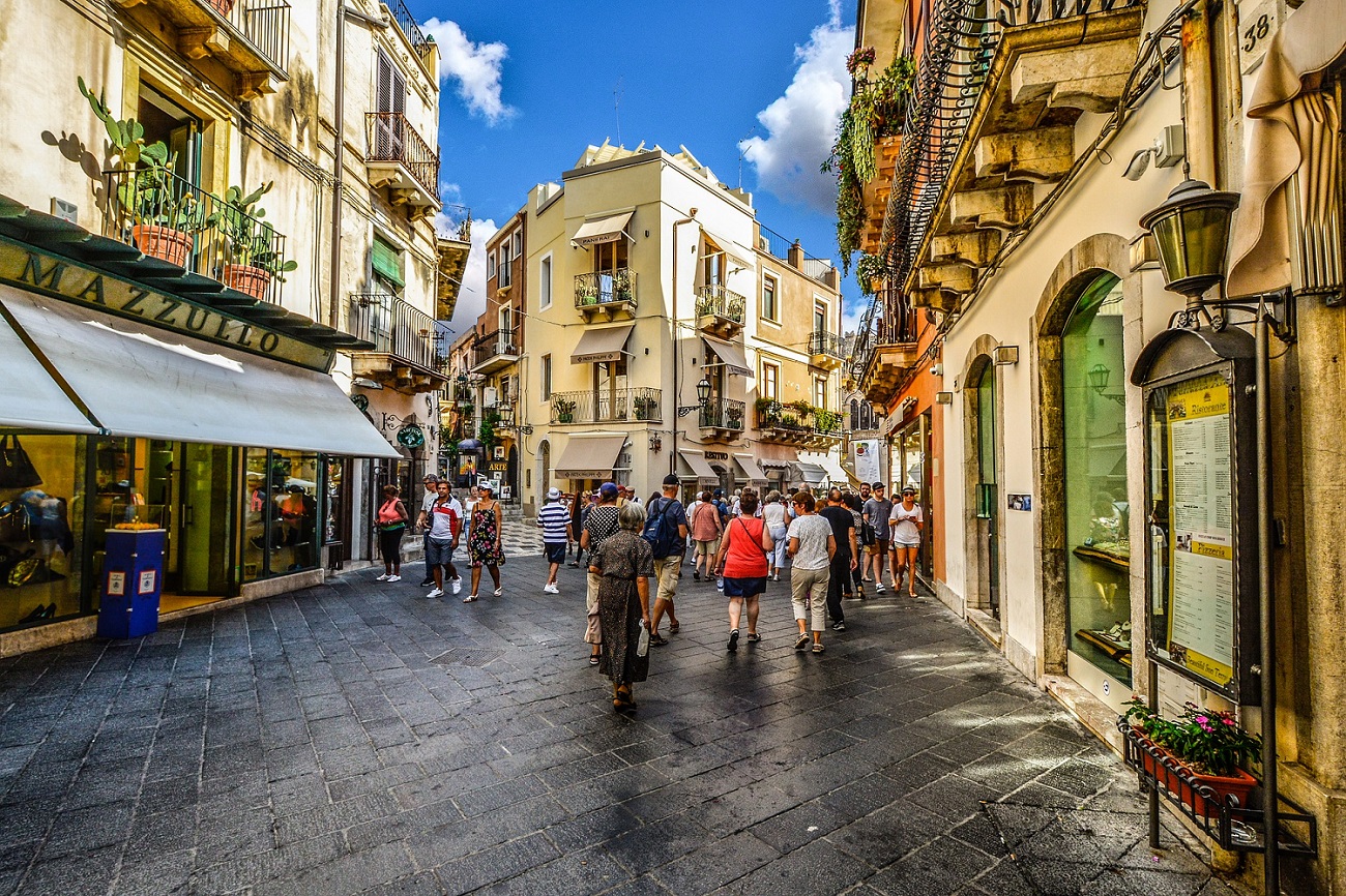 Turisti a Taormina. Ph. by Pixabay