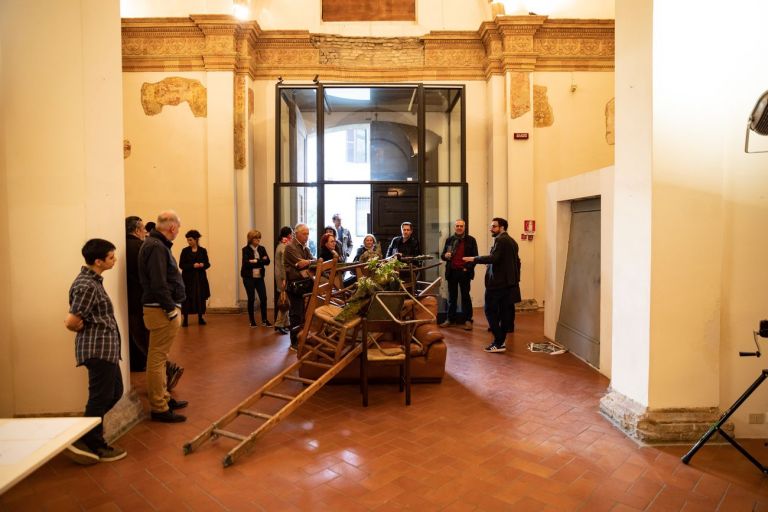 La pratica quotidiana. Installation view at Oratorio di San Sebastiano, Forlì 2019. Photo Gianluca Camporesi