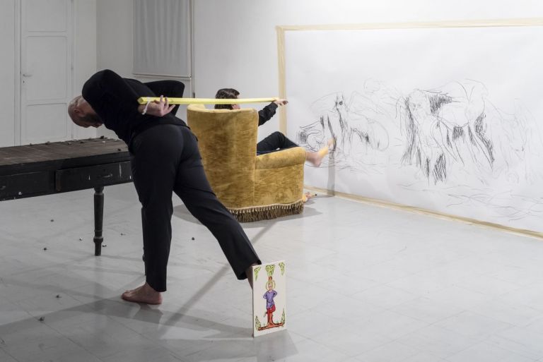 Davide Serpetti, Piotr Hanzelewicz & Luigi Presicce, ESTEMPORANEA PLAY. Installation view at Centro per l’Arte Contemporanea Trebisonda, Perugia, 2018. Photo OKNO studio