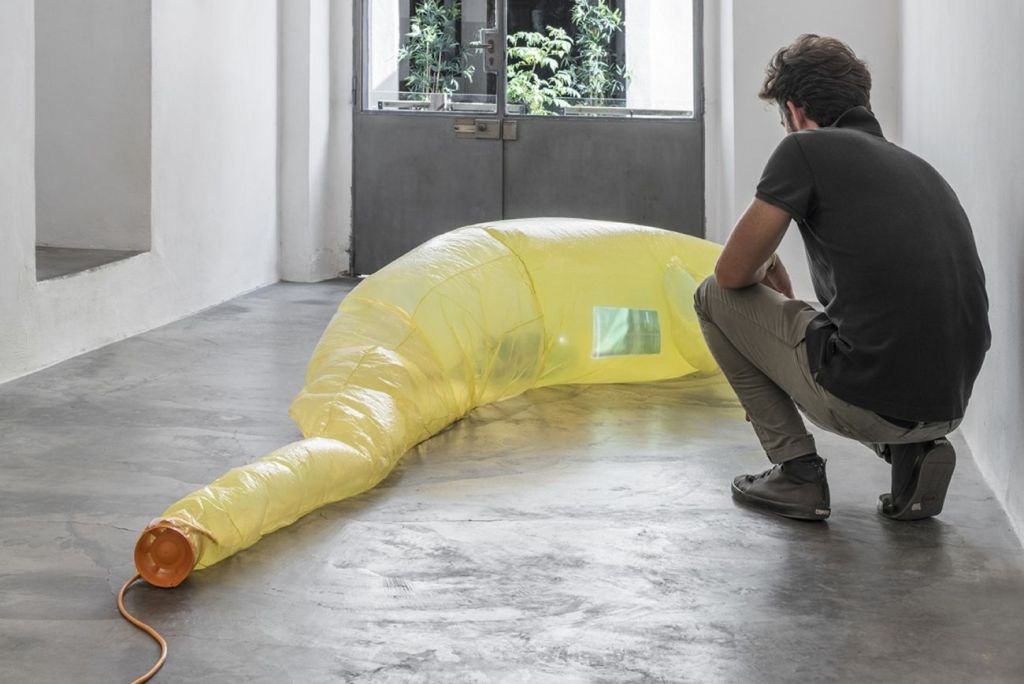 Ian Kiaer, Ping Murmer, 2019. Installation view at BASE _ Progetti per l’arte, Firenze 2019. Photo Leonardo Morfini