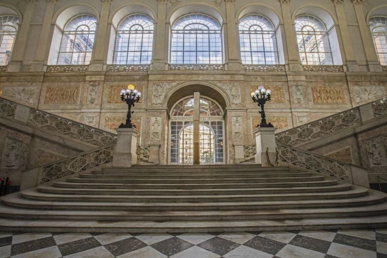 Hidetoshi Nagasawa, Pozzo nel cielo, 1999 2014. Installation view at Palazzo Reale, Napoli 2019. Photo Alessandra Cardone & Luciano Basagni © Polo museale della Campania