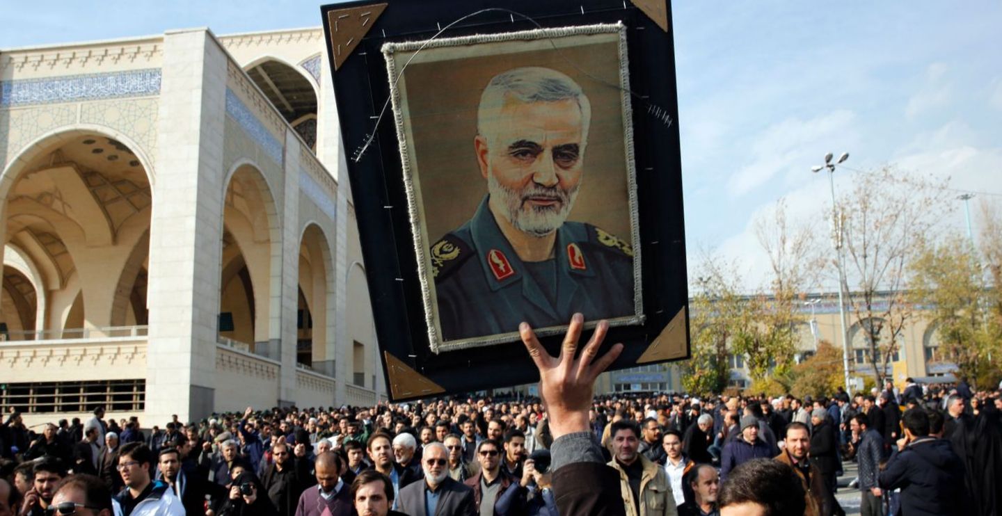 Proteste in piazza a Teheran dopo la morte di Soleimani Il terrorismo di Donald Trump. Le assurde minacce ai siti Unesco in Iran