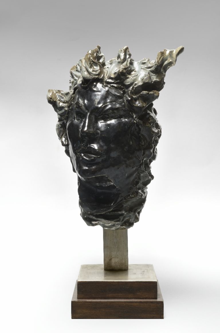 Lucio Fontana Medusa 1938-1939 Terracotta smaltata in bicromia nera e grigia © Fondazione Lucio Fontana, Milano Palazzo Maffei Casa-Museo, Verona Collezione Luigi Carlon