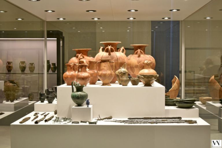Gli Etruschi e il MANN, exhibition view, 2020, photo Giorgio Albano