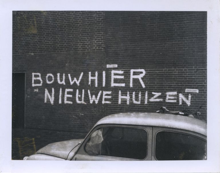Ulay, Amsterdam Graffiti, 1970 1973, Polaroid type 107, 8.5 x 10.8 cm. Courtesy ULAY Foundation