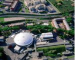 Carlo Melograni, Istituto Nazionale di Fisica Nucleare, Frascati, 1987 88. Photo via Google Street View, gennaio 2003 © 2020 Google