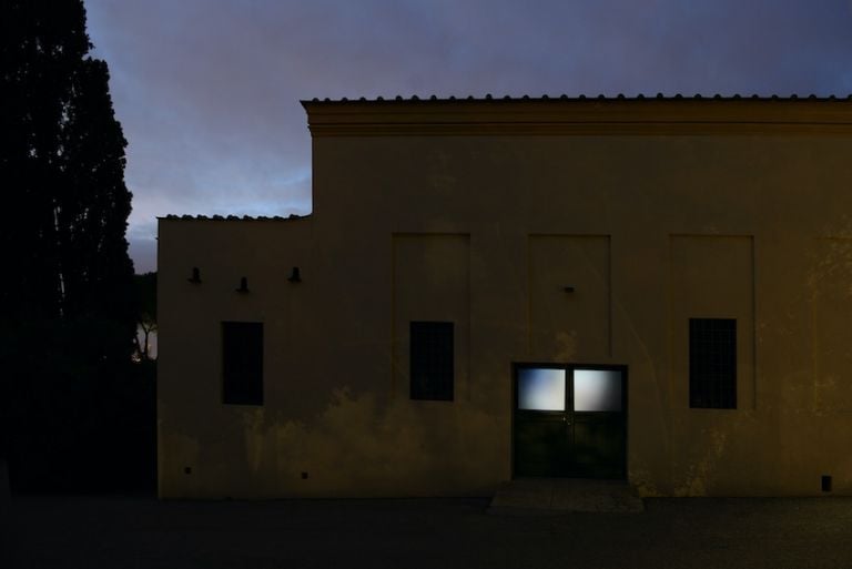 Giovanni Termini, Fine giornata, 2020, video proiezione a porte chiuse, Casotto di Sergio Citti. Photo Michele Alberto Sereni