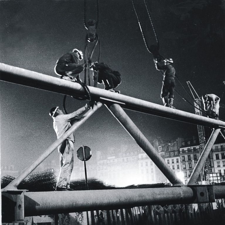 Centre Georges Pompidou, l'edificio in costruzione, 1975. Photo Bernard Vincent © Fondazione Renzo Piano © Rogers Stirk Harbour + Partners