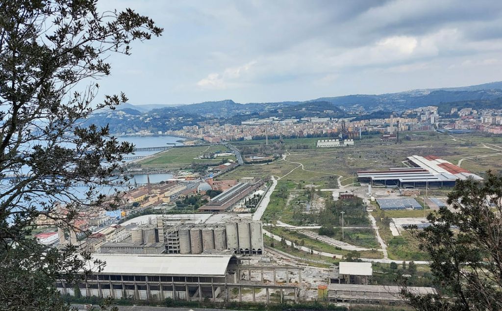 Napoli continua ad interrogarsi del futuro di Bagnoli. Tra paesaggio, industria e utopia