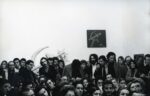 Enzo Mari. Falce e martello. Discussione, serata dell’inaugurazione, 9 aprile 1973, Galleria Milano. Photo di Alberto Gnesutta. Courtesy Galleria Milano, Milano