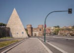 Roma città chiusa, progetto fotografico di Anton Giulio Onofri - Piramide